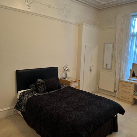 Third House Guest House 阿伯丁 外观 照片