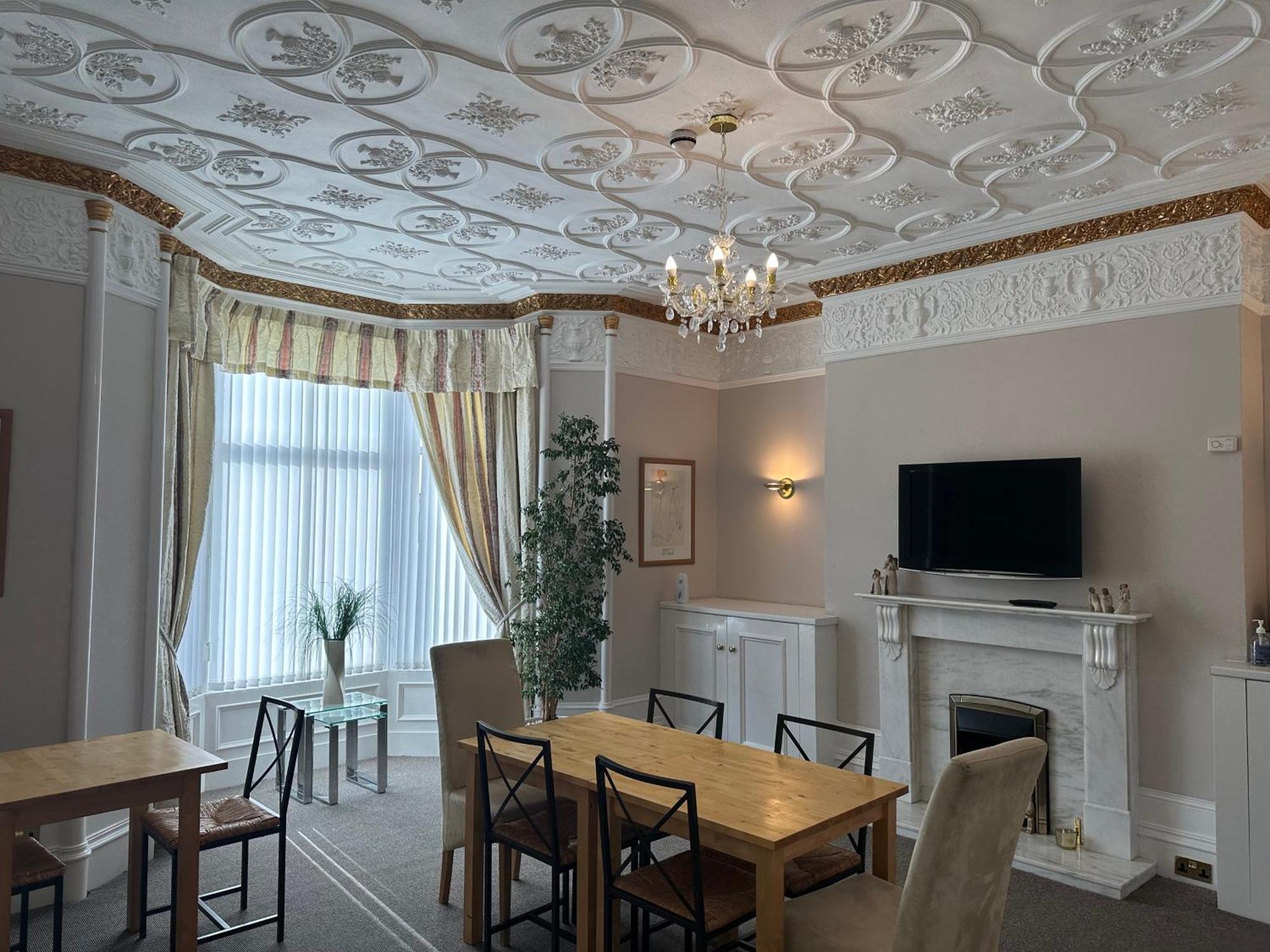 Third House Guest House 阿伯丁 外观 照片